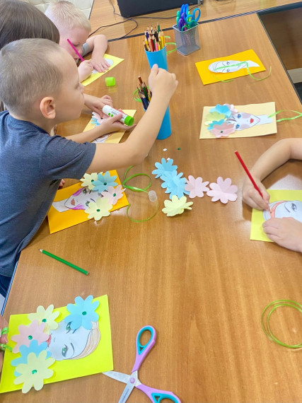 Акция «Открытка для мамы».