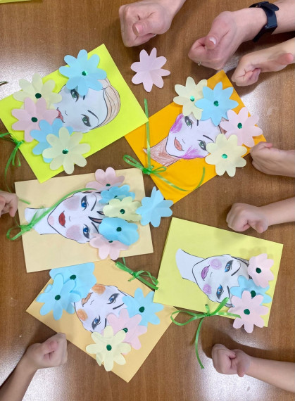 Акция «Открытка для мамы».